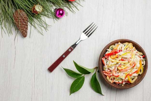 Салат с курицей, сухариками и корейской морковкой – пошаговый рецепт