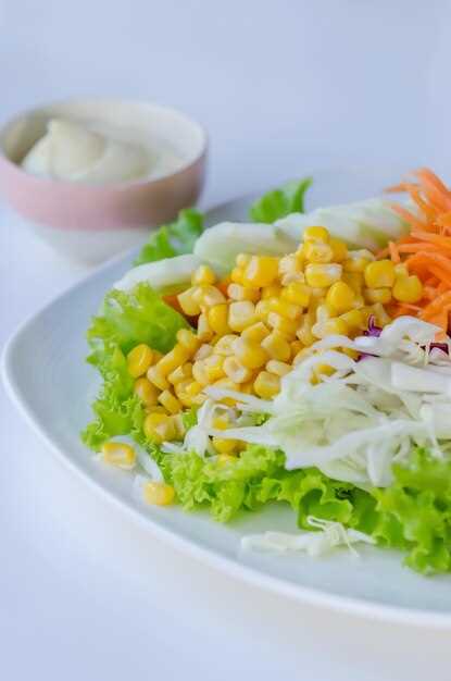 Восточный салат с кукурузой и пекинской капустой – со специями и кунжутом
